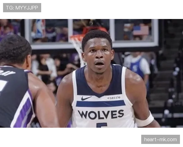 爱德华兹突破能力提升显著，关键时刻得分拉开球队差距